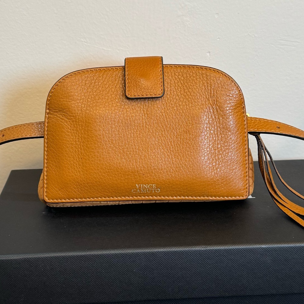 ❤️ Vince Camuto Leather Belt Bag - Picture 9 of 13
